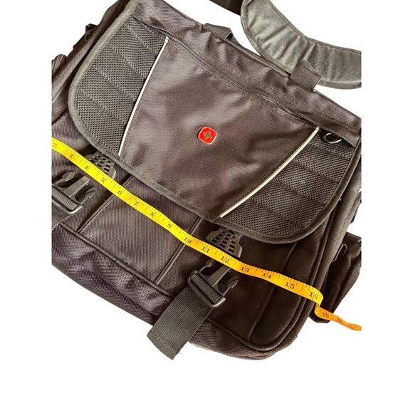 Swissgear Black Nylon Messenger Bag With Adjustable Strap - Picture 4 of 14